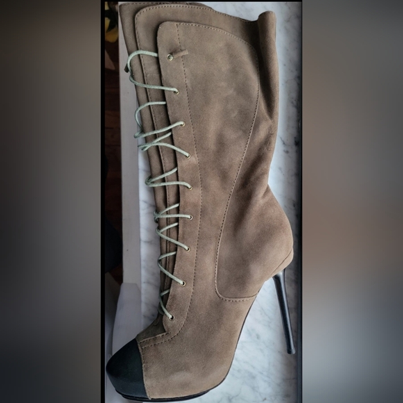 Vintage L.A.M.B. Genuine Leather Lace Up Boot - Picture 8 of 10